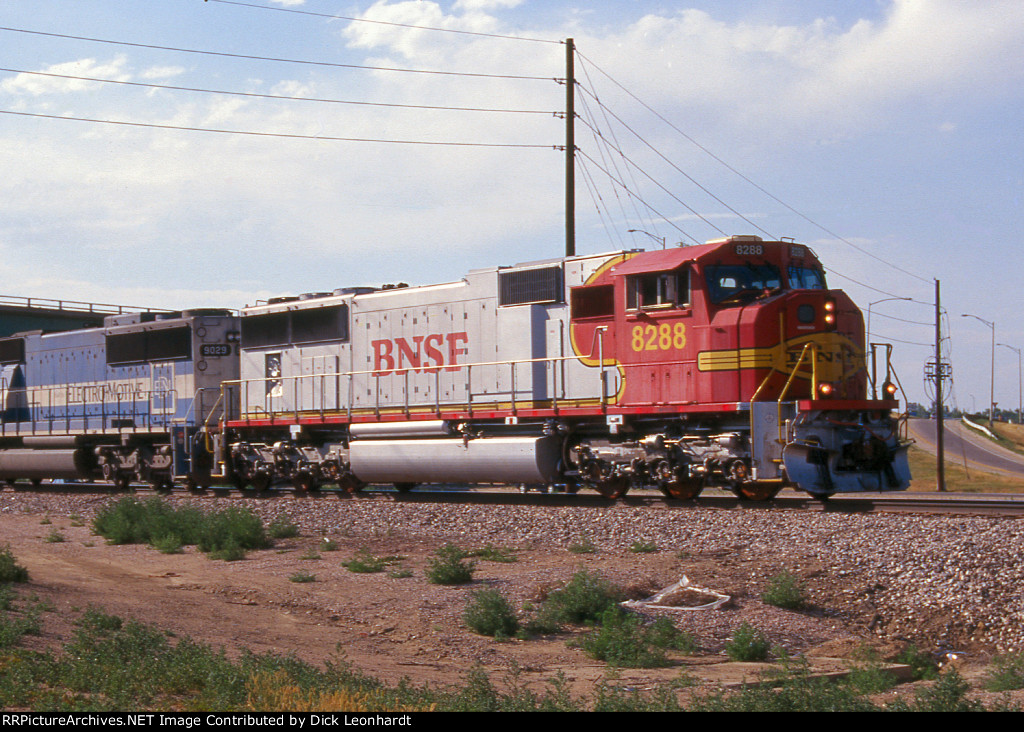 BNSF 8288
